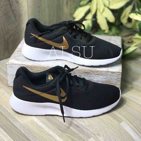 NWT  Nike Tanjun Black Gold W AUTHENTIC - Picture 2 of 6